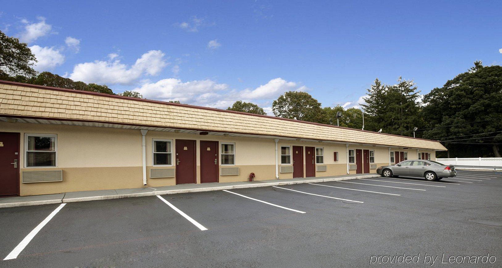Americas Best Value Inn - Port Jefferson Station - Long Island Exterior foto