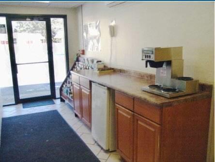 Americas Best Value Inn - Port Jefferson Station - Long Island Exterior foto